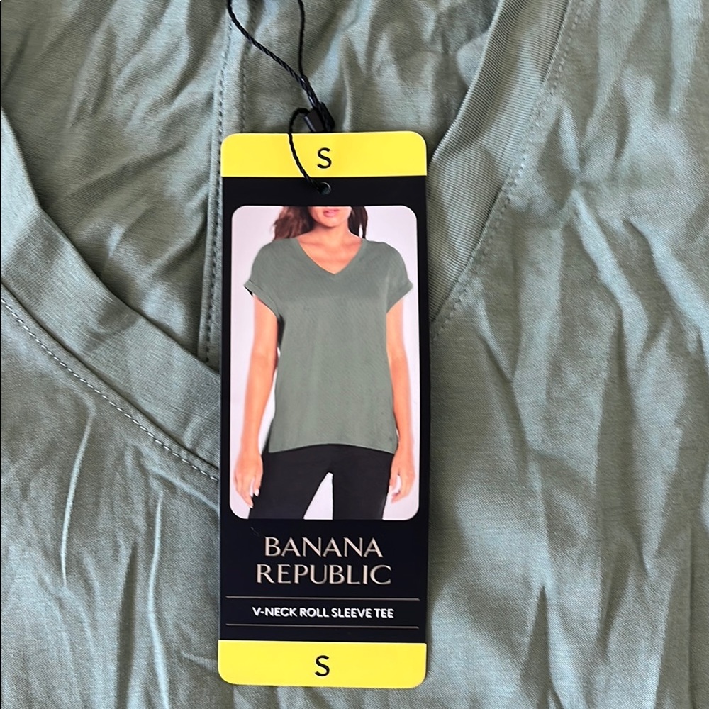 Banana Republic Sage V-Neck Tee